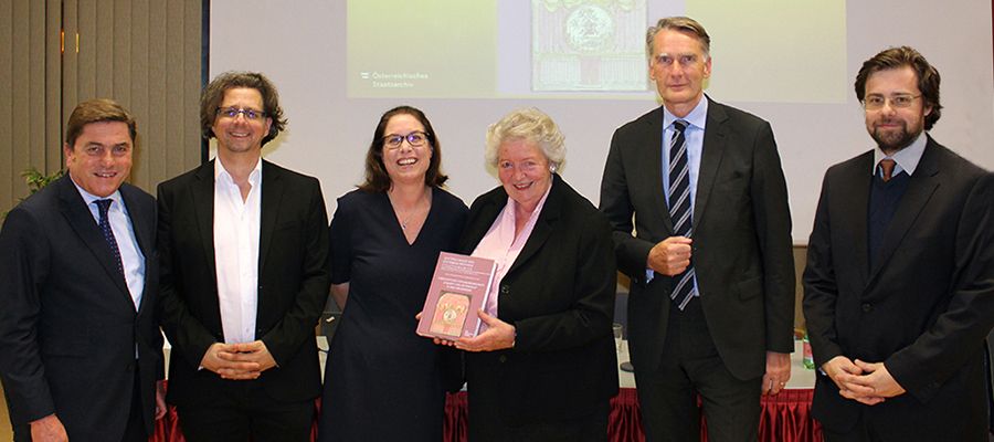 Gruppenfoto Buchpräsentation